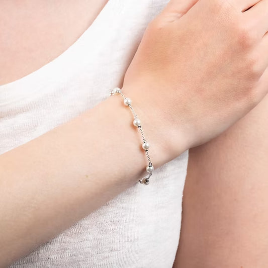 Diamonfire Silver Lustrous Shell Pearl Station Bracelet