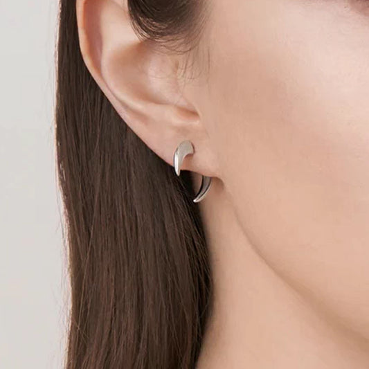 Shaun Leane Silver Talon Mini Earrings HT031.SSNAEOS