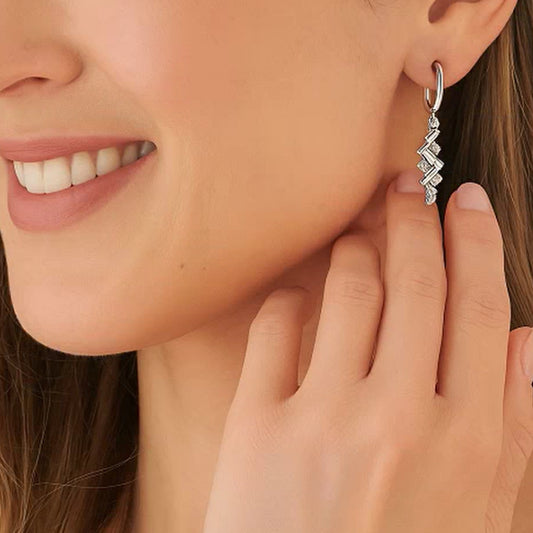 18ct White Gold Diamond 0.88ct Baguette & Round Cut Drop Earrings